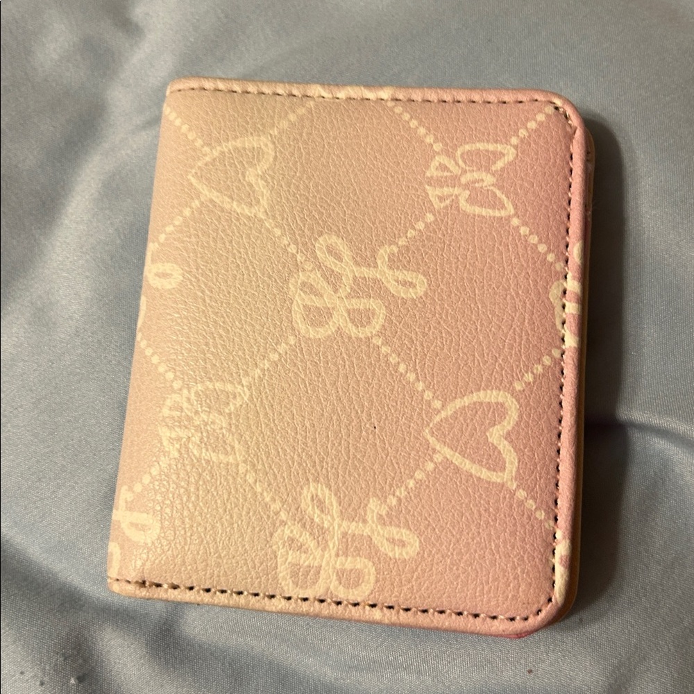 Betsey Johnson Mini Pastel Wallet NWOT - Picture 3 of 5